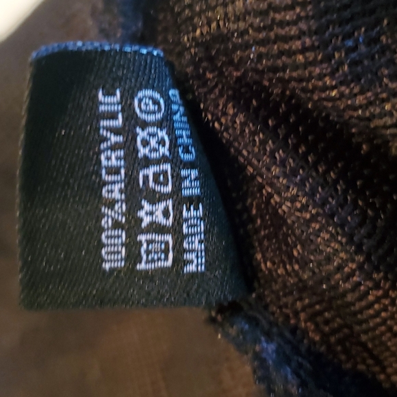 ODIVA Blsck Faux Fur Acrylic Poncho Adorned With Beautiful Faux Pearls - Picture 4 of 6